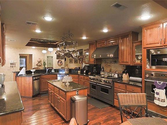 5th image of 13621 Stacy Lynn Dr