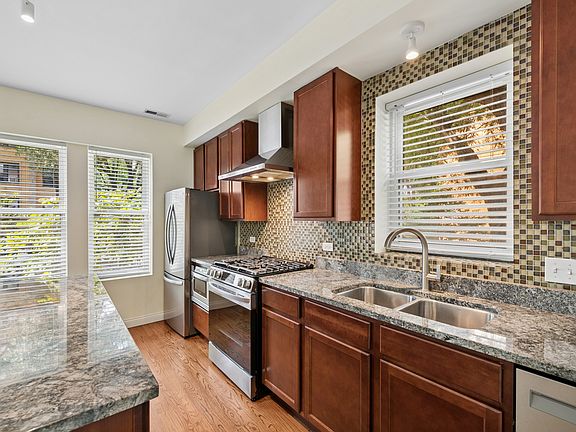 4th image of 1624 W Grace St APT 1