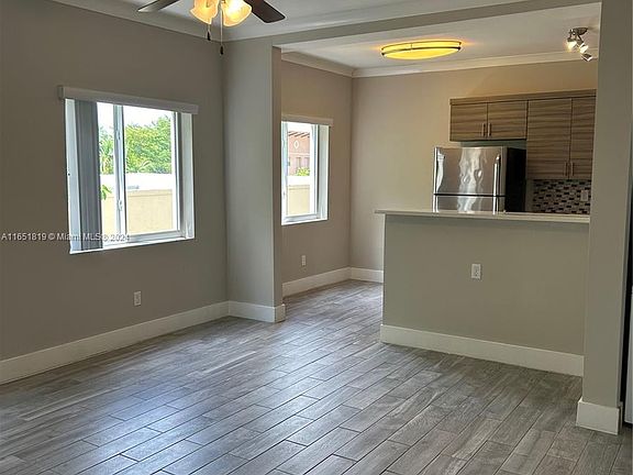 3rd image of 222 Sidonia Ave APT 11