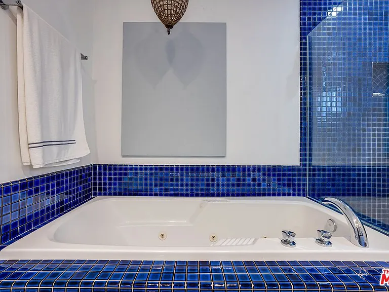 2114 Narcissus Ct — Photo 37