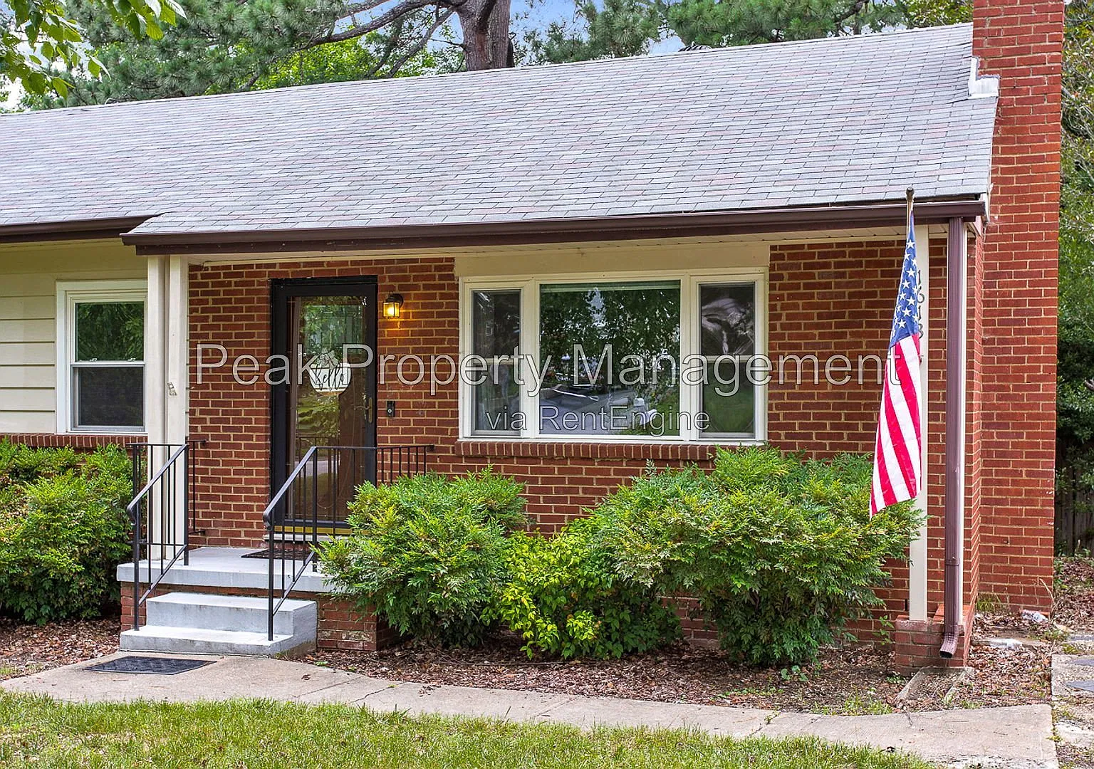 3 bed, 1.0 bath, 1092 sqft, $2,100 — Photo 4