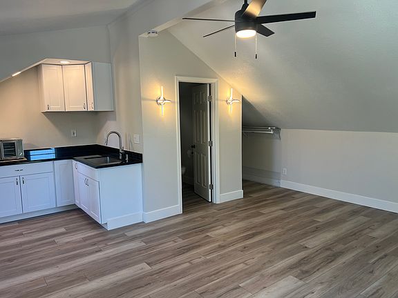5th image of 582 Mural Ln #B