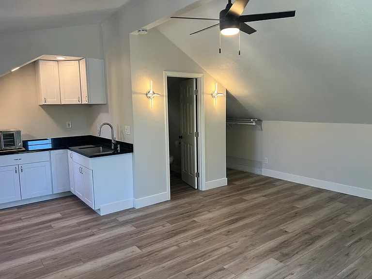 582 Mural Ln #B — Photo 5