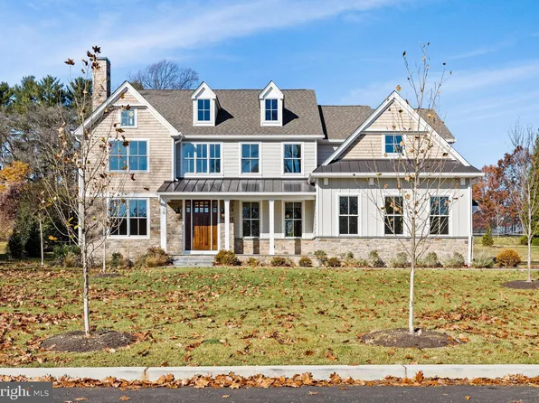 16 Fariston Rd, Wayne, PA 19087