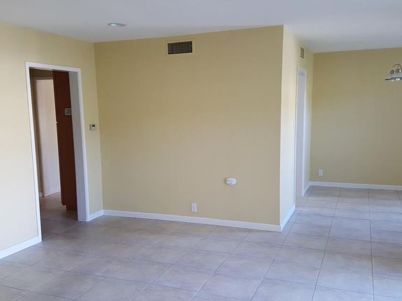 4th image of 3152 Evelyn St