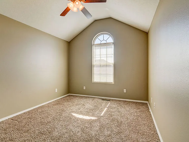 3529 S Juniper Ave — Photo 6