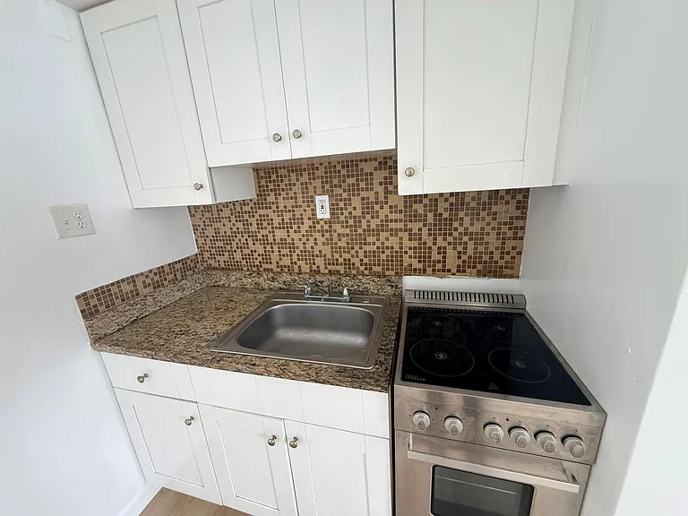 220 Walton Blvd #2 — Photo 8