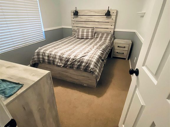 Bedroom1- Queen