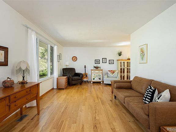 5th image of 4842 Earle Circle