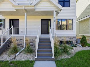 2809 Crinkle Root Dr, Madison, WI 53711