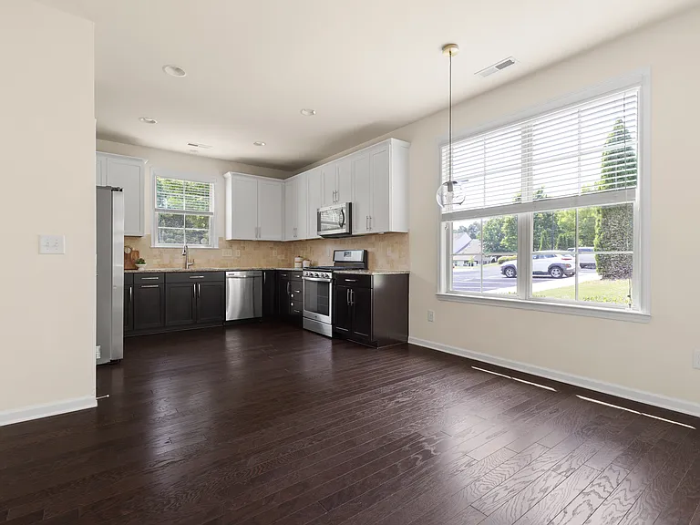 118 Constitution Dr — Photo 9