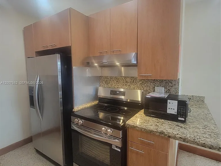 7400 Harding Ave #15 — Photo 3