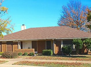 1104 Oaklawn Ct, Bedford, TX 76022
