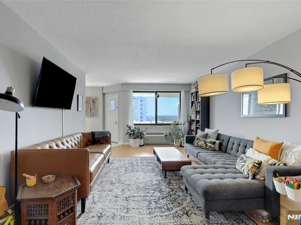 307 Prospect Ave APT 14I, Hackensack, NJ 07601