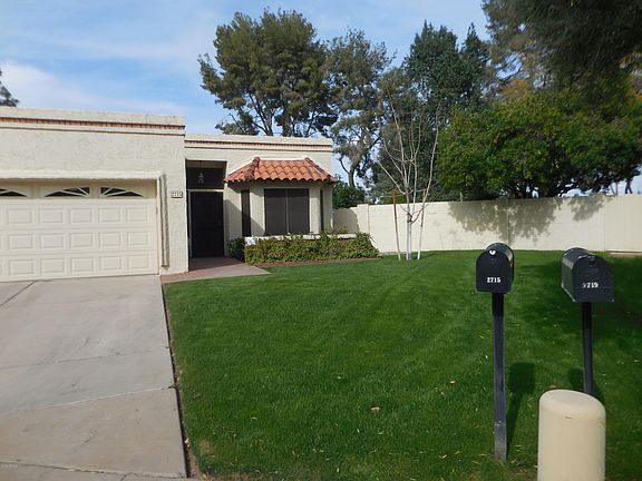 5th image of 2715 S Santa Barbara