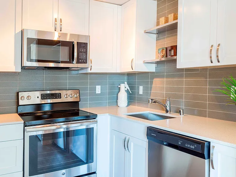 The Palms Apartments | 1 MONTH FREE! — Photo 32
