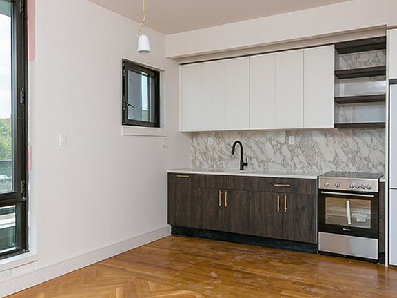 2nd image of 321 Wythe Ave #809
