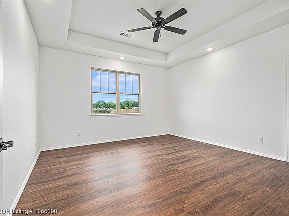 4th image of 103 Countryside Way