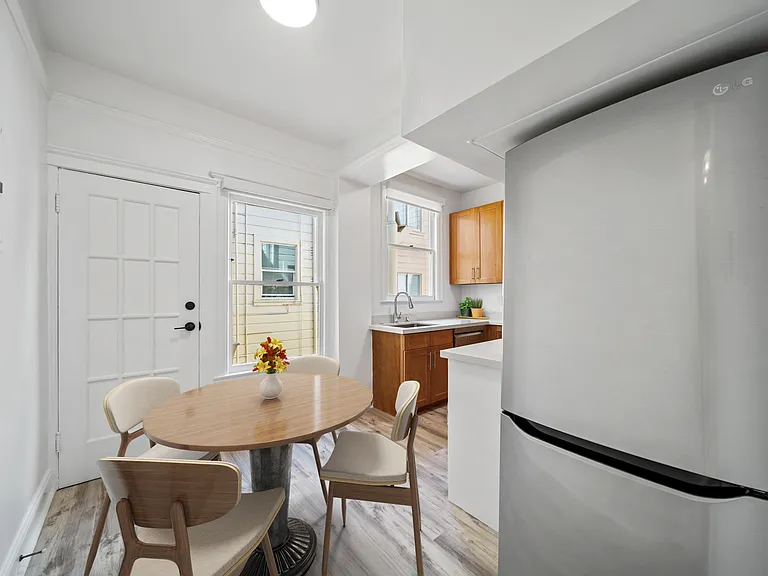 950 Cabrillo St #11 — Photo 2