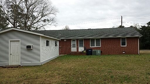 2nd image of 121 N Shore Dr