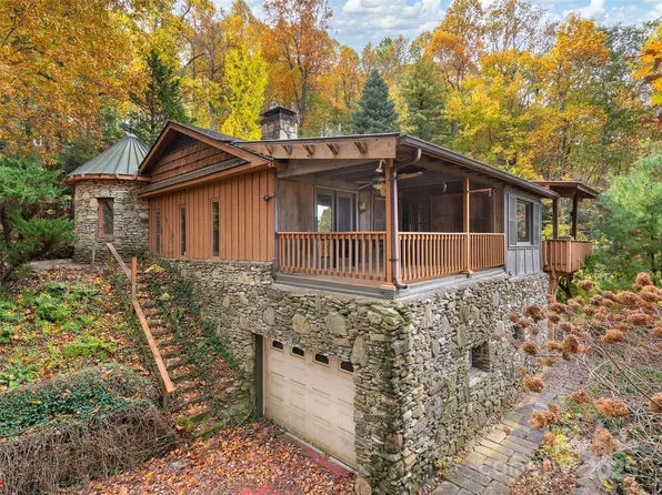 284 Indian Cave Park Rd, Hendersonville, NC 28739