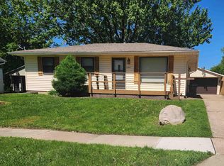 1248 Edgewood Dr, Waterloo, IA 50701