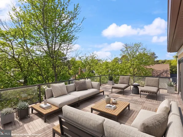 742 N George Mason Dr, Arlington, VA 22203