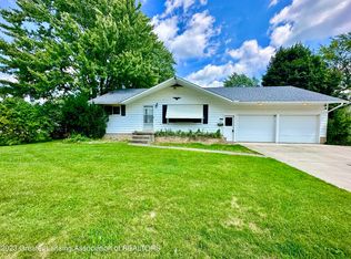 304 N Kibbee St, Saint Johns, MI 48879