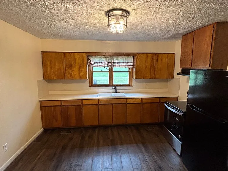 6617 Brackett Rd — Photo 18