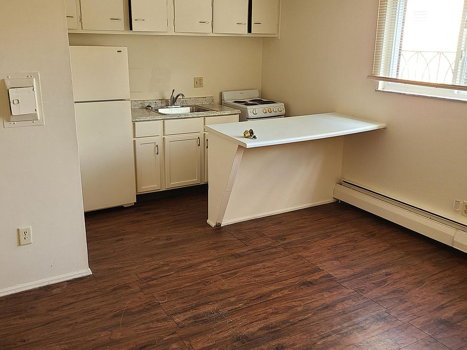 2nd image of 2822 Cypress Way