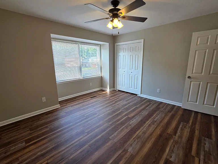353 Susan Constant Dr — Photo 17