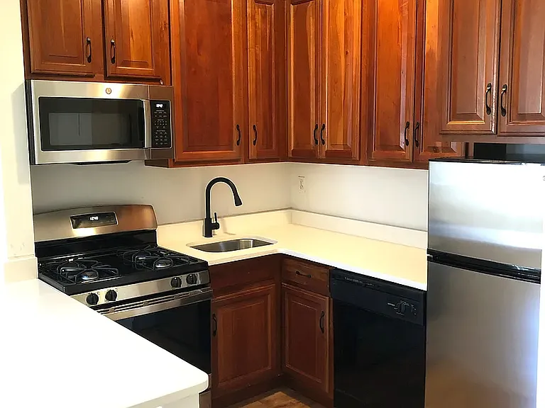 210 W 104th St #10W — Photo 2