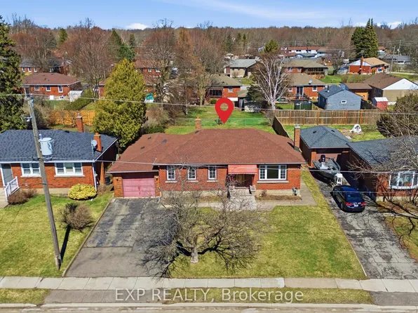 5893 Carman St, Niagara Falls, ON L2J 1S2