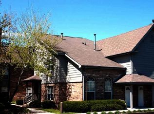 11 Foxcroft Rd APT 107, Naperville, IL 60565