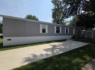 5 Mary Dr, Lansing, MI 48906