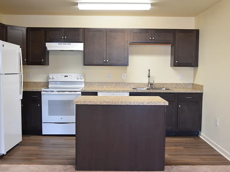 615A Geneva Dr #22 — Photo 6