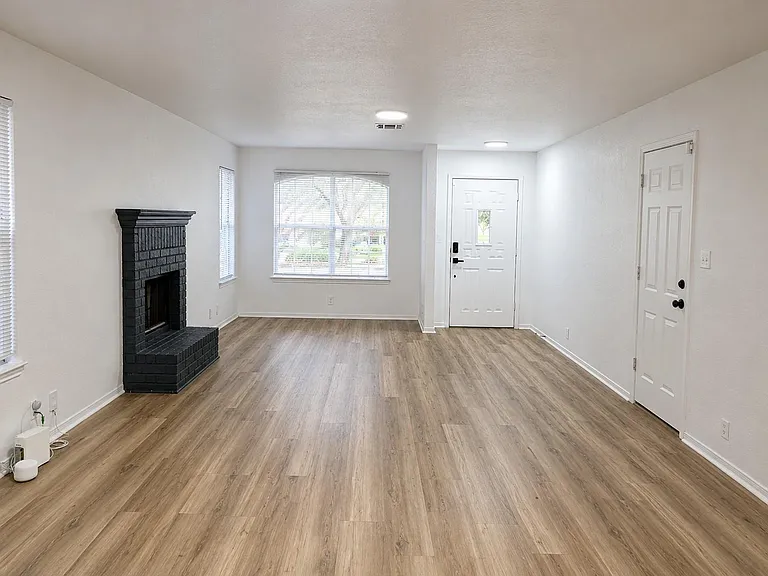 2012 Balsam Way — Photo 3