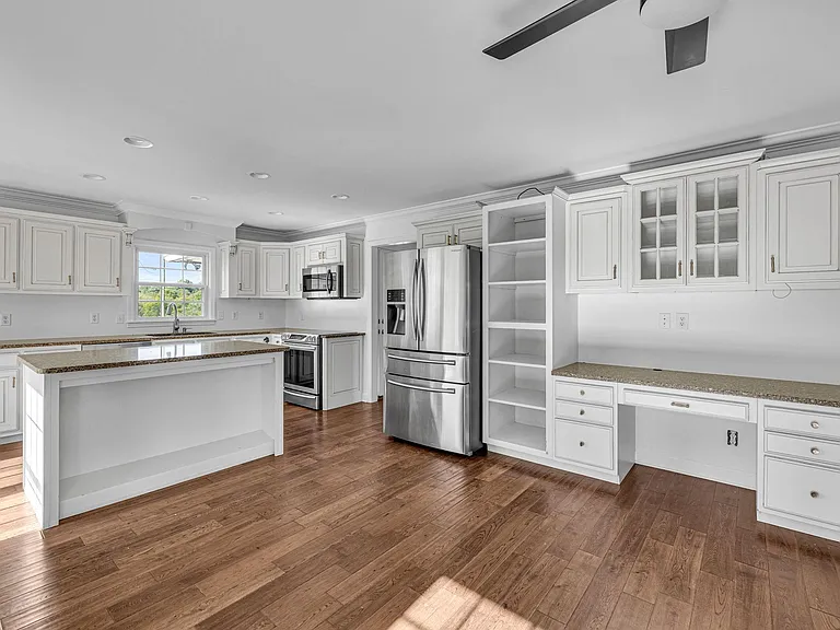 4861 Bethesda Rd — Photo 18
