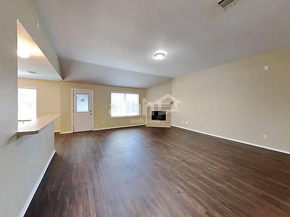 4th image of 106 Logan Ln