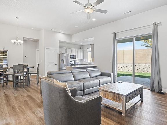 3rd image of 7207 Courtney Ct