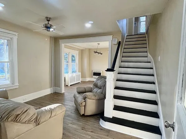 321 Union Ave, Stratford, NJ 08084