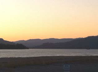 255 Ostervold Rd, Cathlamet, WA 98612