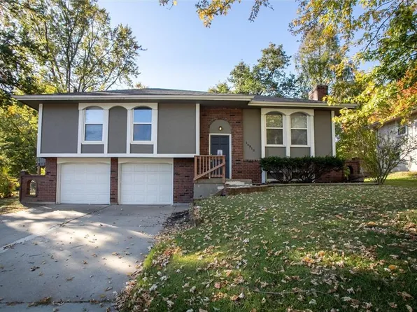 16813 E Salisbury Rd, Independence, MO 64056