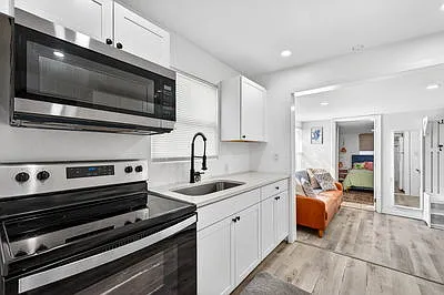 4525 Sun St — Photo 14