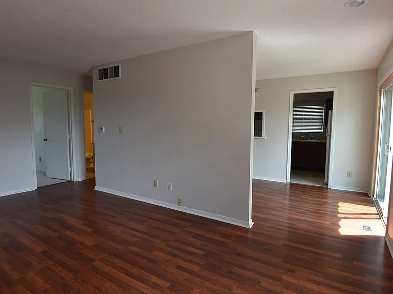 7767 Brams Hill Dr — Photo 9