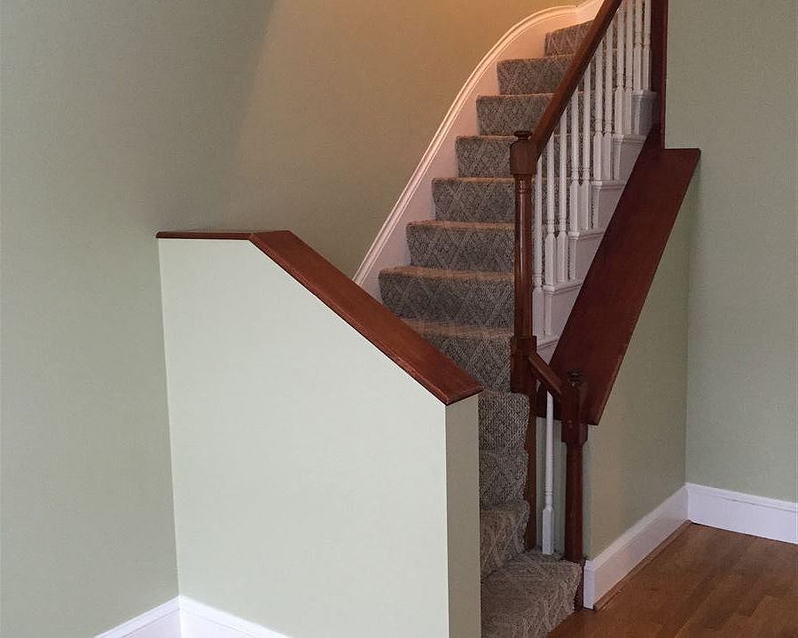 Unit 2: stairs to bedrooms