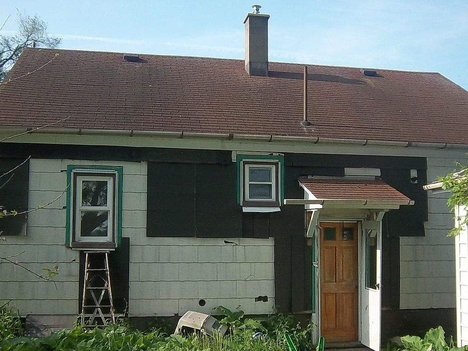 2nd image of 256 W Lynn St