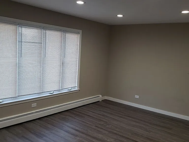 8604 W Carmen Ave — Photo 10