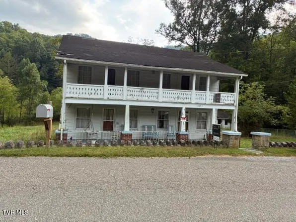 10093 Bold Camp Rd, Pound, VA 24279