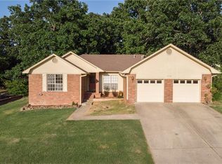 1416 N 9th St, Van Buren, AR 72956